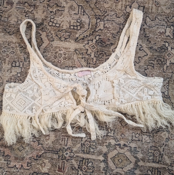 Out from Under Cropped Boho Top Medium Cream Festival Beach Top Urban Outfitters - Picture 2 of 5